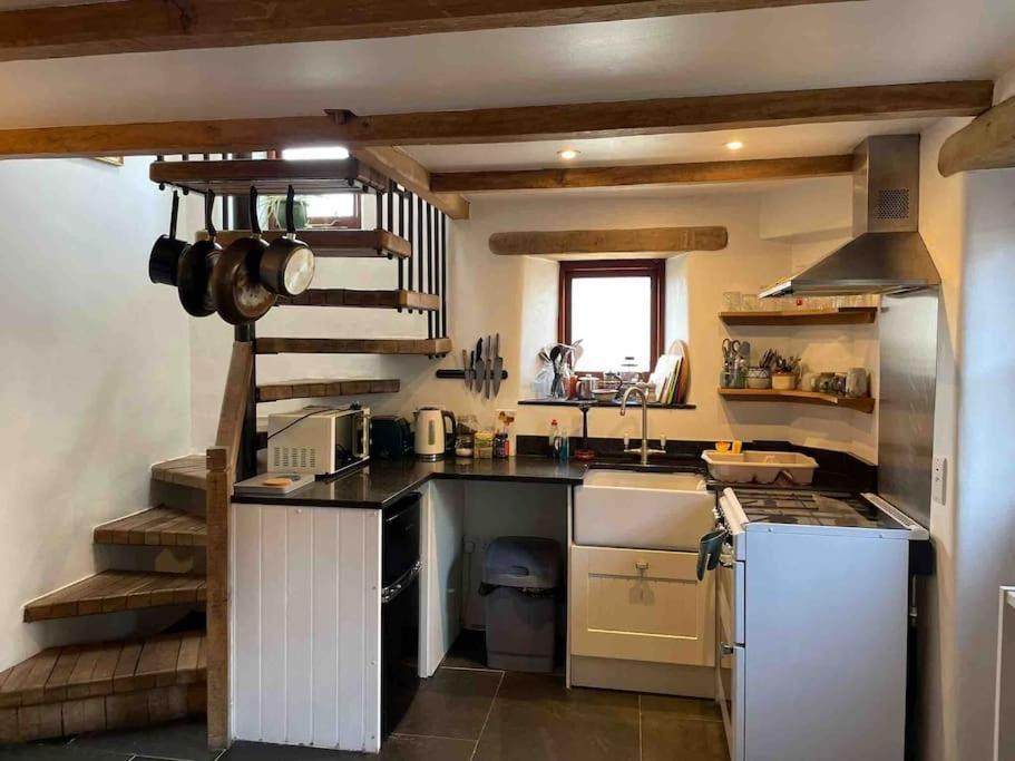 9A Viaduct Cottage - The Cosiest Bolthole In The Sw! เฮล ภายนอก รูปภาพ